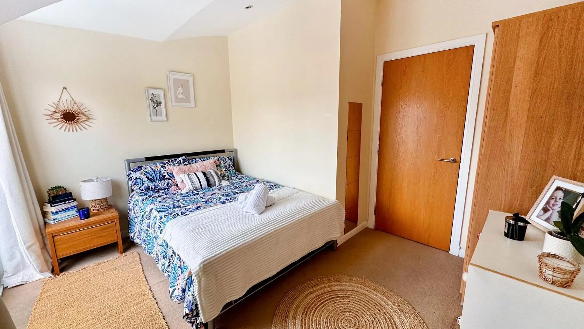 Arthurs Penthouse - Central Edinburgh Leith Walk 2-Storey Apartment - Free Parking & Fast Wifi