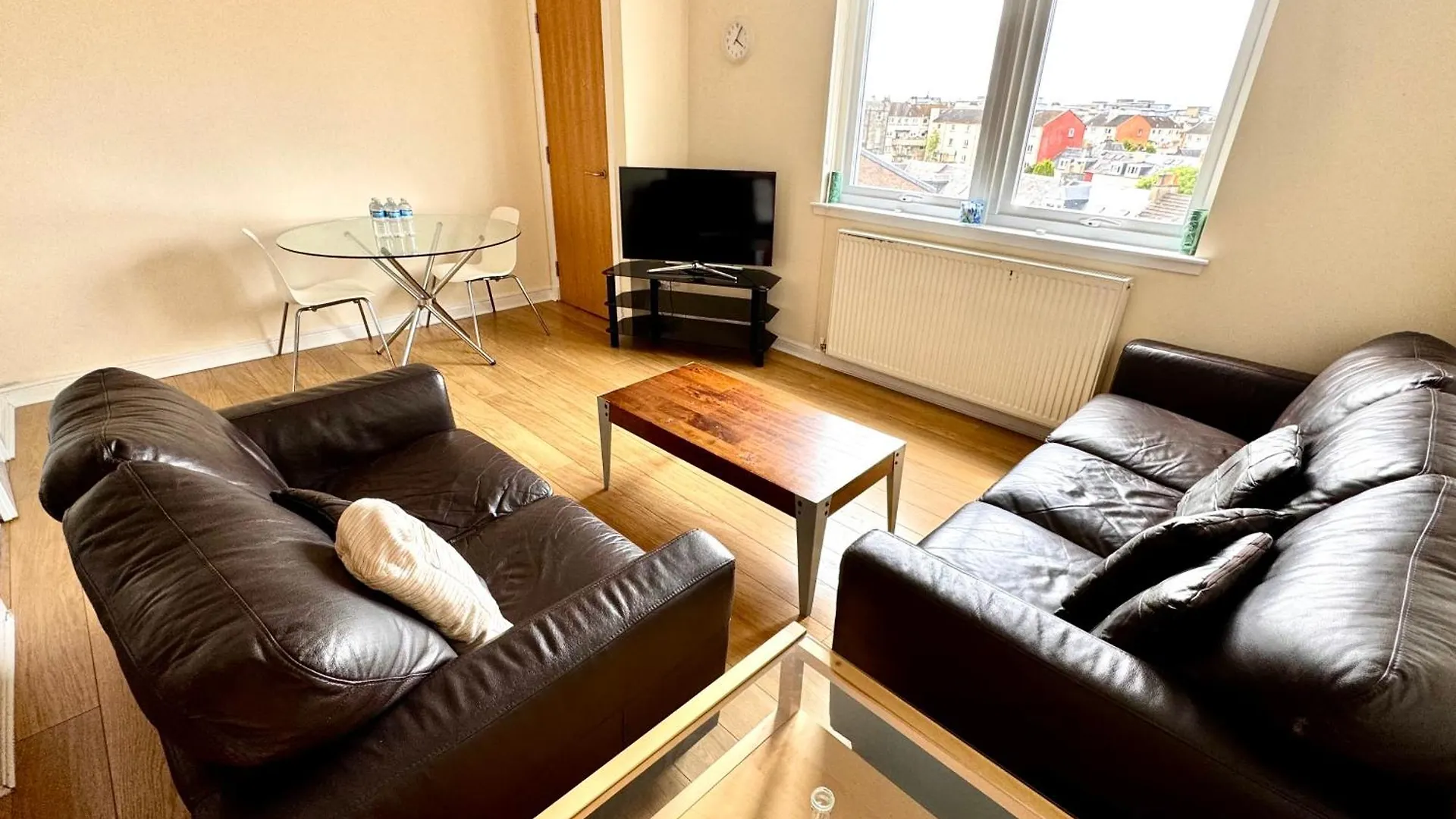 Arthurs Penthouse - Central Edinburgh Leith Walk 2-Storey Apartment - Free Parking & Fast Wifi
